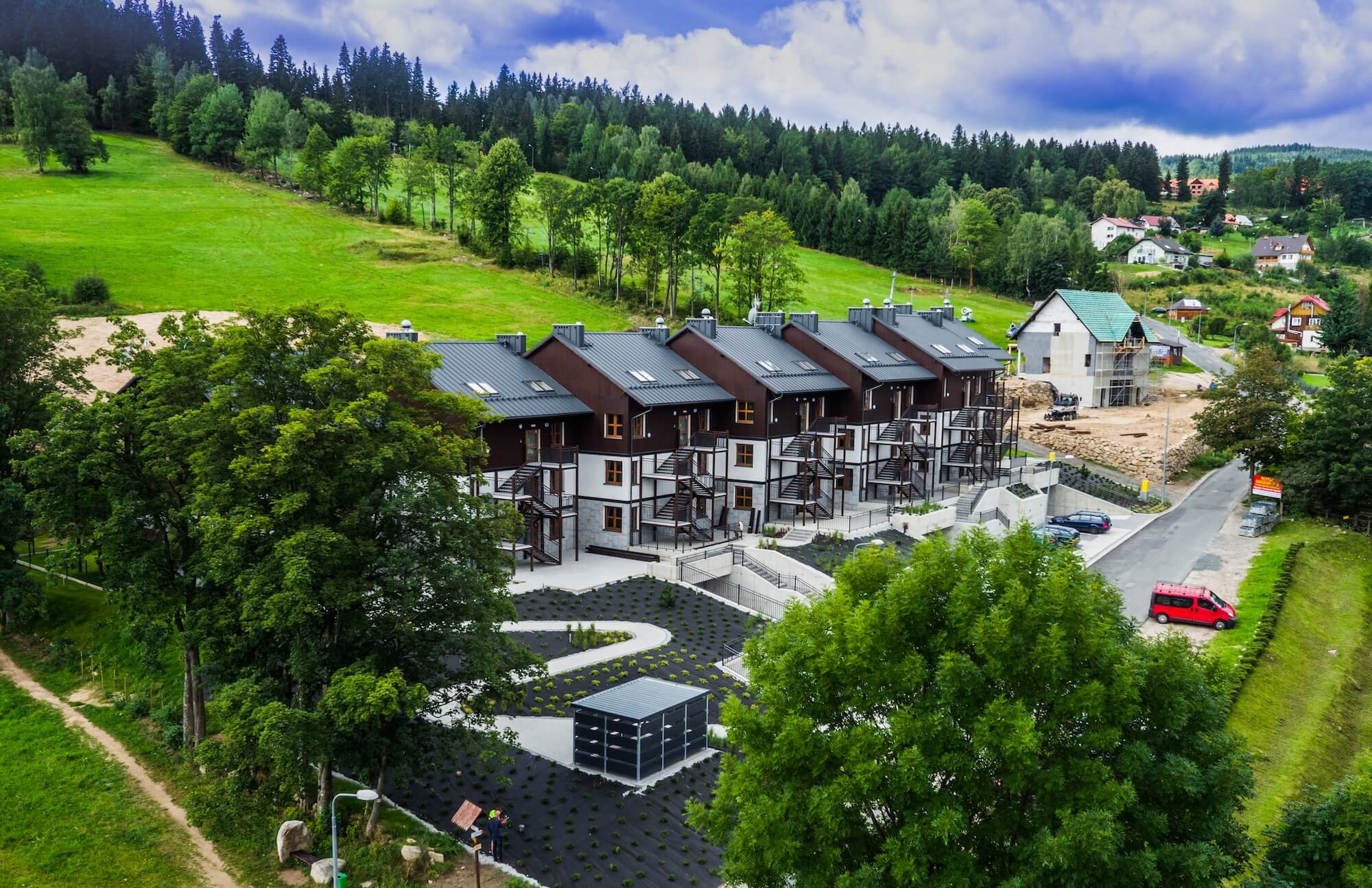 Budowa apartamentowca z garażem podziemnym | Karpacz